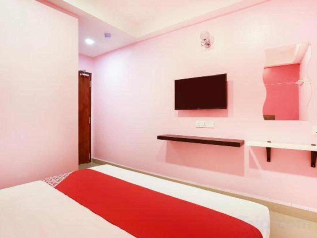 Oyo 89387 Sun Keerana Hotel Klang Exterior photo
