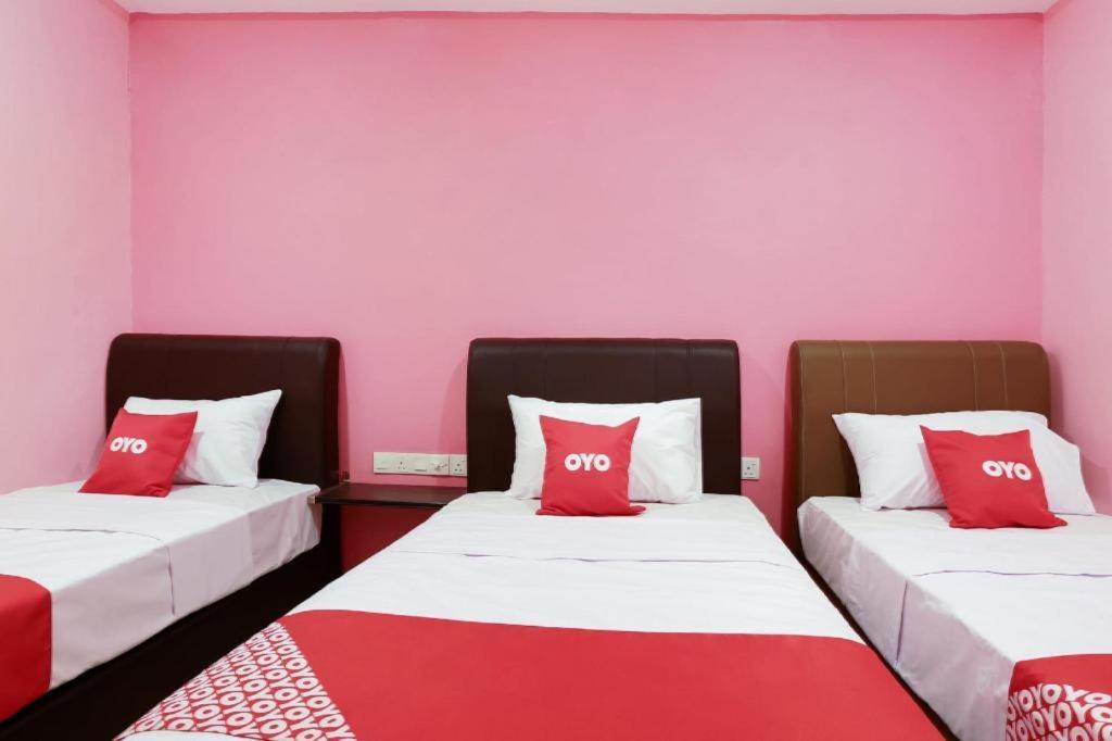 Oyo 89387 Sun Keerana Hotel Klang Exterior photo
