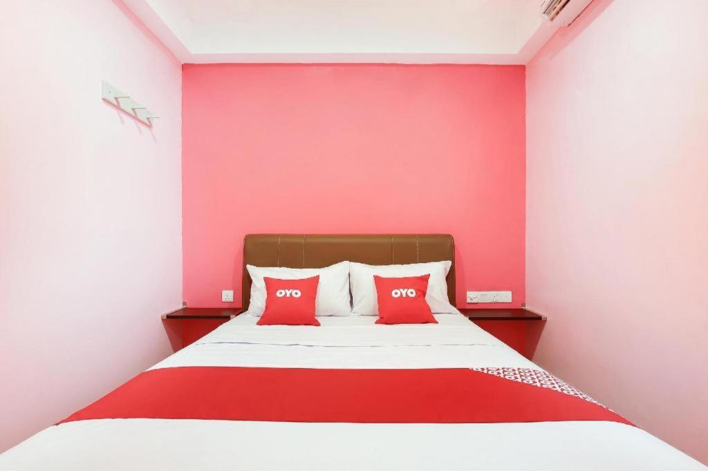 Oyo 89387 Sun Keerana Hotel Klang Exterior photo